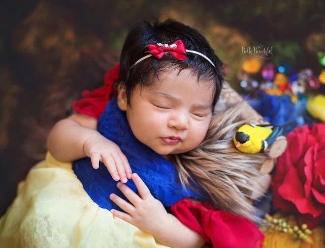 Beautiful set of sparkling pH๏τos of newborn babies playing Disney princesses - PH๏τo 3.