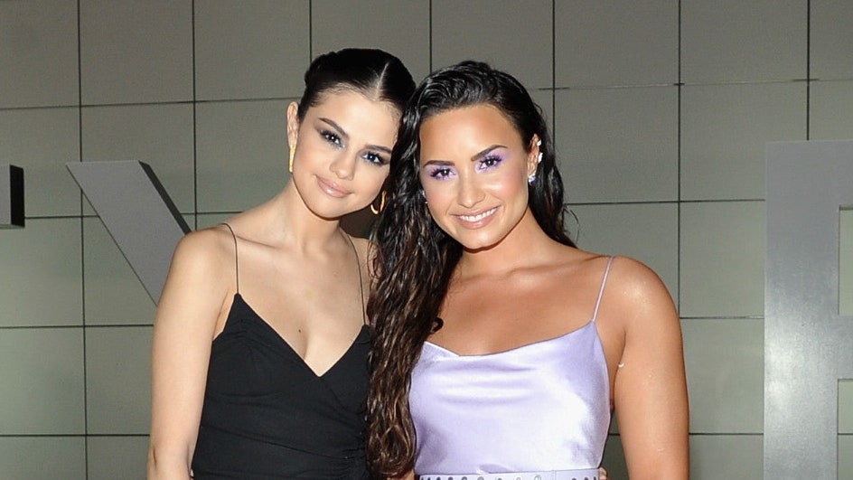 These New PH๏τos of Selena Gomez and Demi Lovato Prove 'Delena' Is Alive  and Well | Glamour