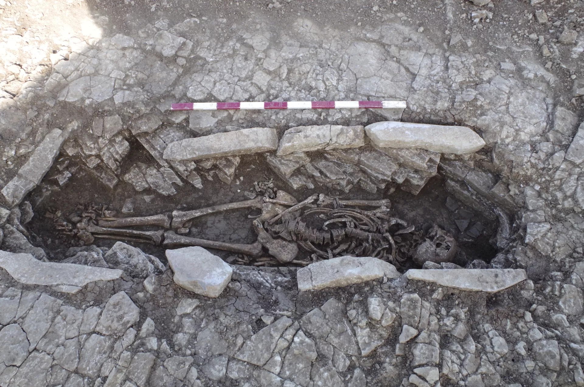 50 Graves of Slaves Who Toiled at a Roman Villa Unearthed in England