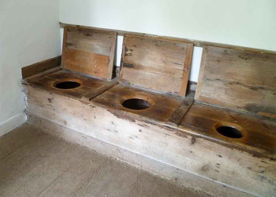 Helle’s Toilet: Three-Person Loo Seat was Unusual Medieval Status Symbol