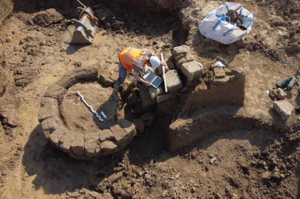 Dutch Archaeologists Unearth 2000-Year-Old Roman Temple Complex