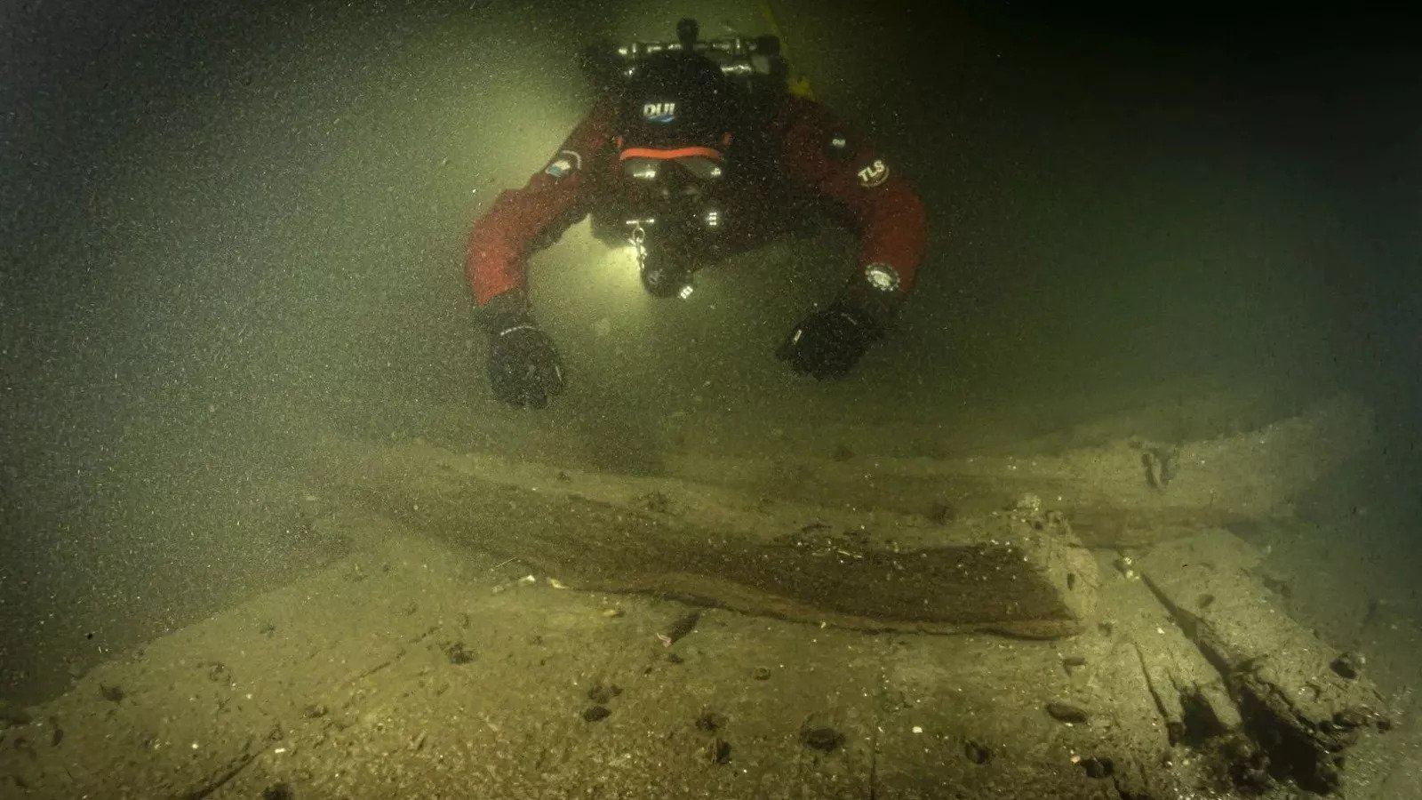 A rare 400-year-old ship found in the German river is a stunningly preserved ‘time capsule’