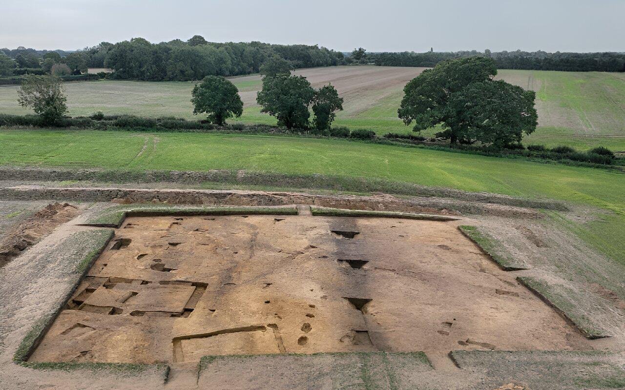 1,400-year-old possible ‘temple’ or ‘cult house’ discovered at Suffolk royal settlement