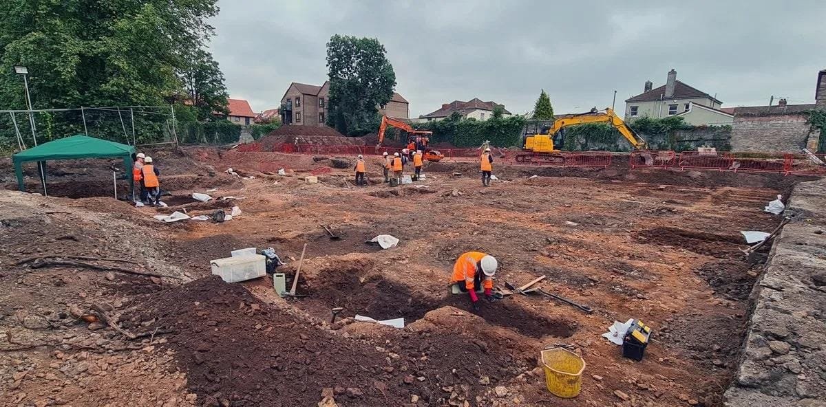 More than 4,500 unmarked graves unearthed at hospital archaeological dig in UK