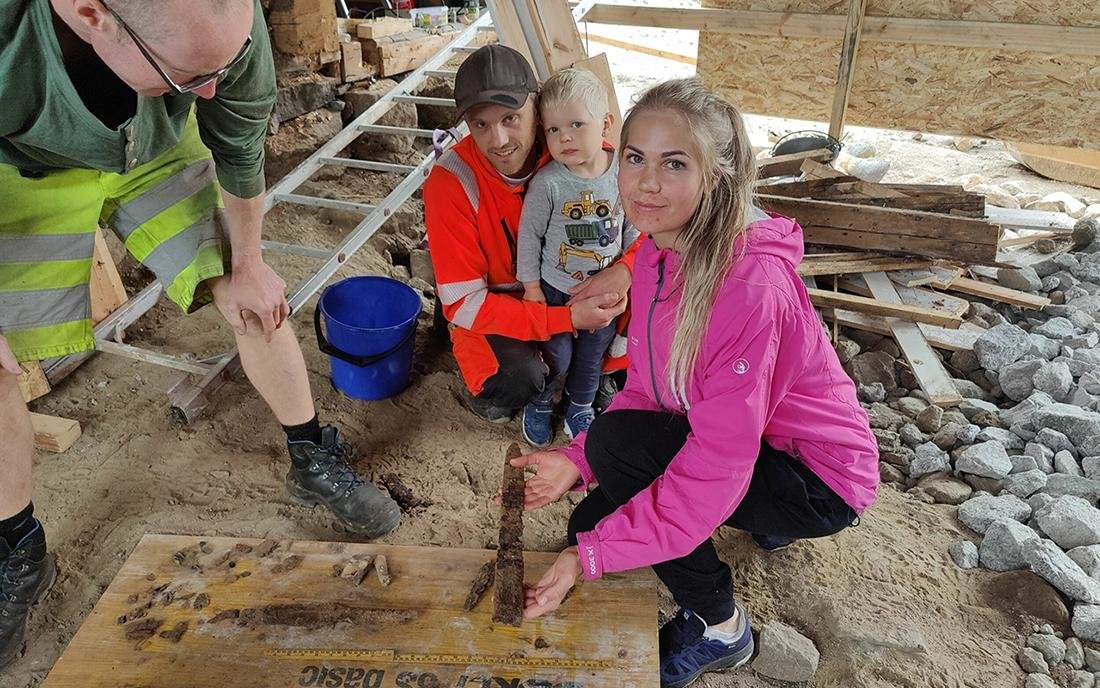 Viking sword from warrior’s grave found in Norwegian family’s garden Viking sword from warrior’s grave found in Norwegian family’s garden