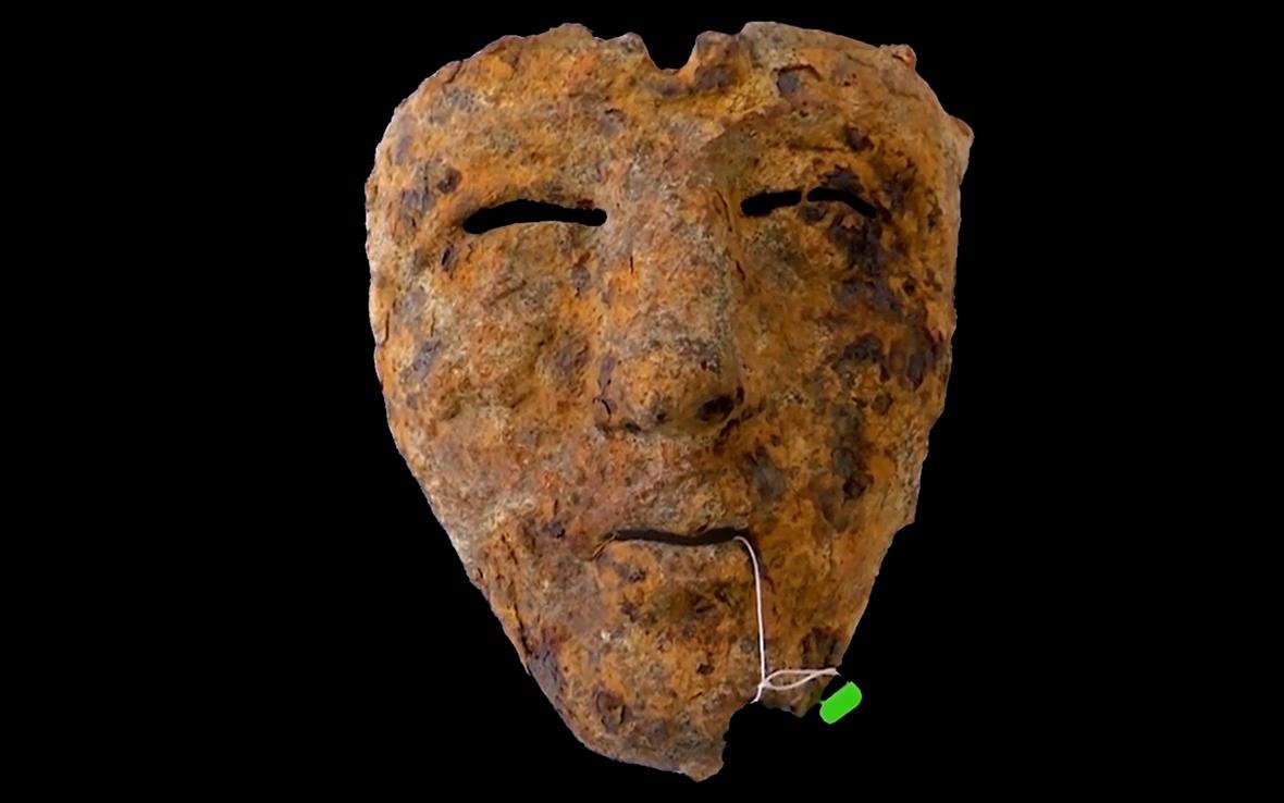 Roman iron cavalry mask discovered in Romania Roman iron cavalry mask discovered in Romania