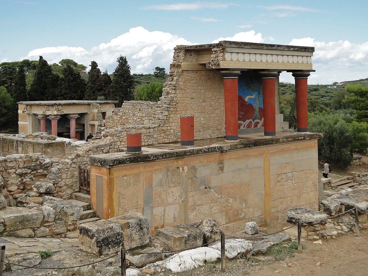 A resplendent Minoan palace uncovered at Archanes, Crete