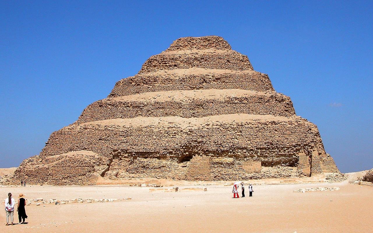 Archaeologists may have found Egypt’s oldest and most complete mummy Archaeologists may have found Egypt’s oldest and most complete mummy