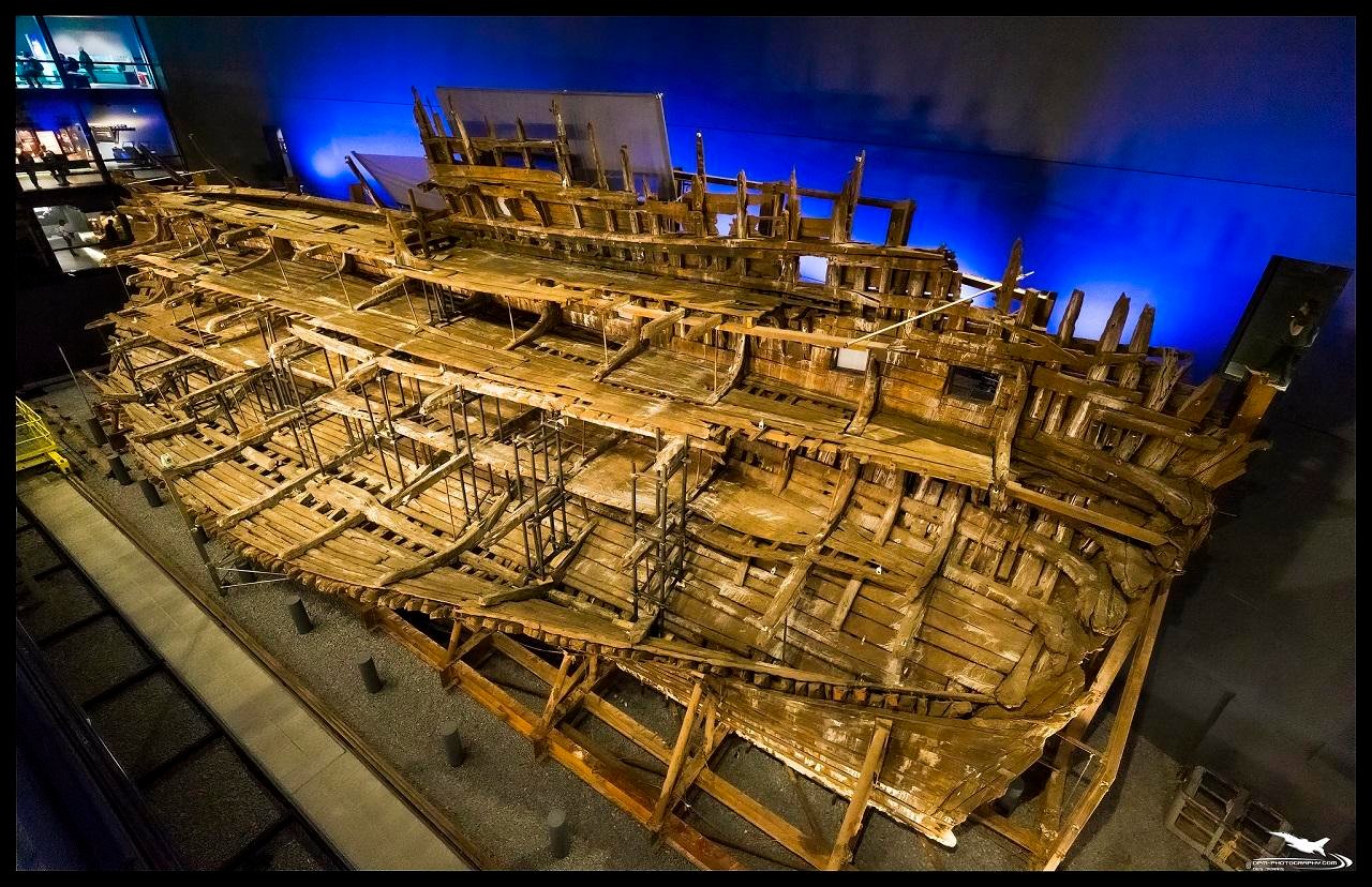 Skeletal remains from Mary Rose shipwreck reveal insights on aging and handedness effects on collarbones