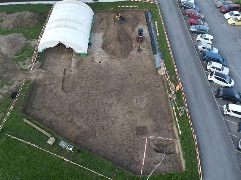 Bronze Age settlement with pits full of hearth stones discovered in Switzerland