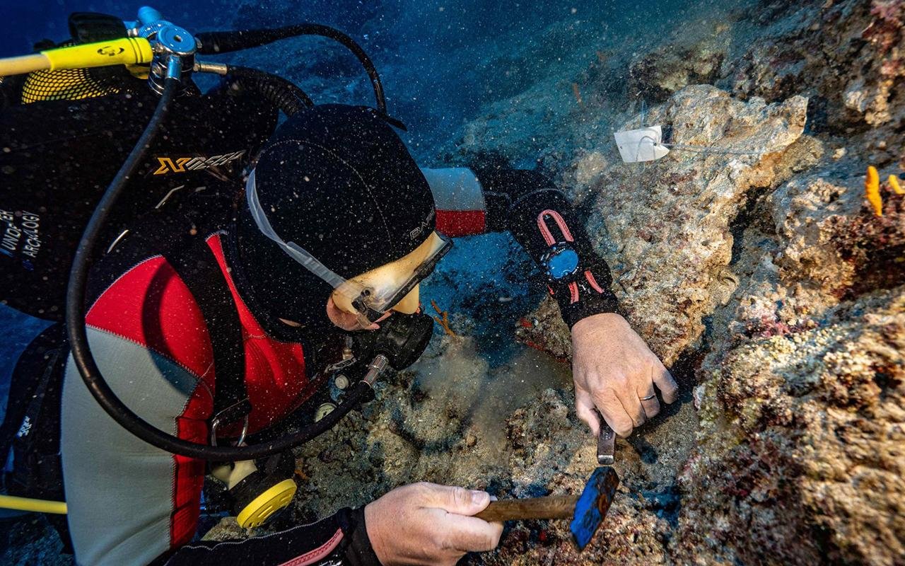 Bronze Age shipwreck loaded with copper ingots discovered off Turkey’s coast