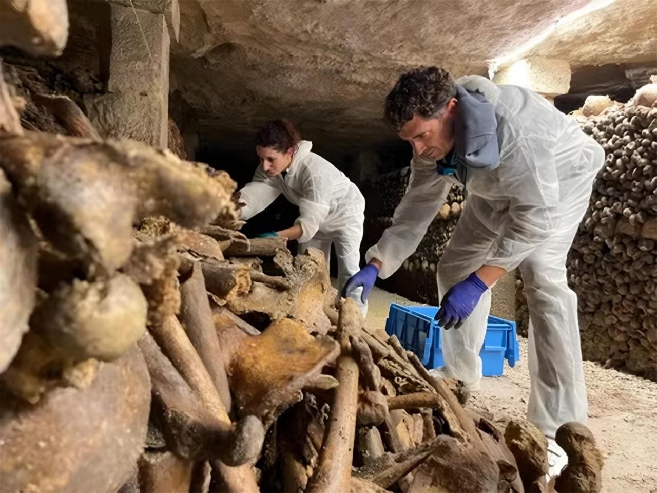 Researchers uncover health and burial secrets of 6 million in Paris catacombs