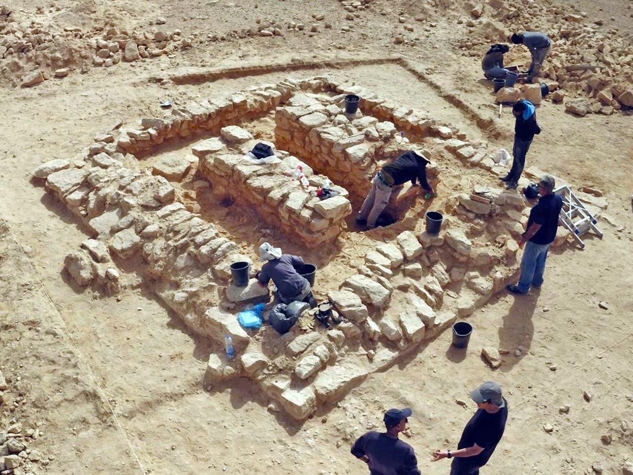 2,500-year-old burial site in Israel’s Negev reveals ancient trade routes