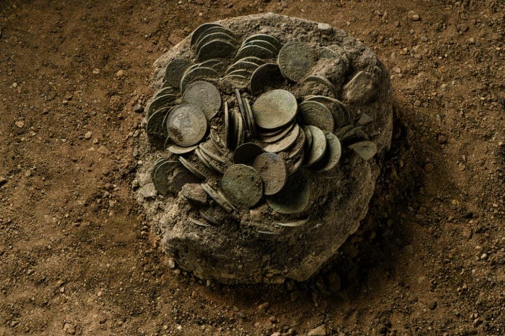 17th century coin hoard unearthed in Wettin, Germany