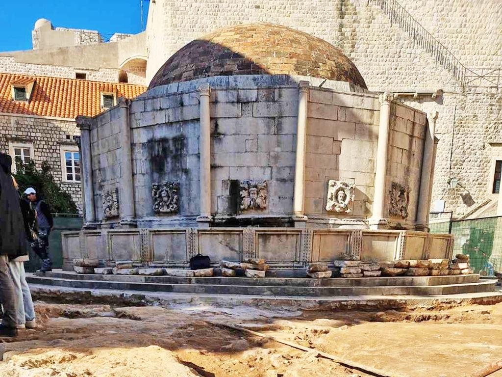 Archaeologists unearth ancient city cistern near Croatia’s iconic fountain