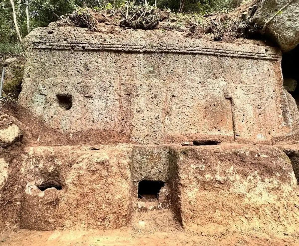 Archaeologists discover monumental Etruscan tomb in the necropolis of San Giuliano