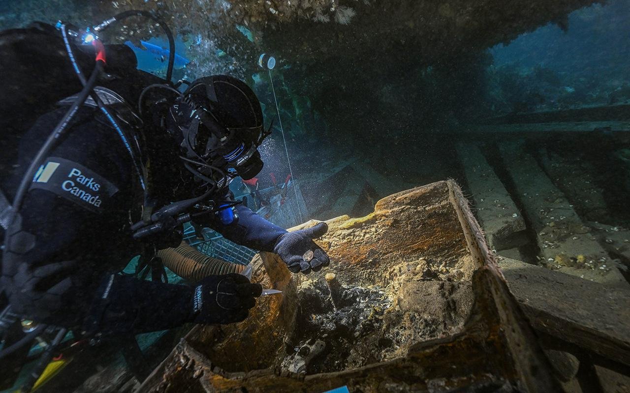 Underwater archaeologists recover HMS Erebus sailors’ belongings