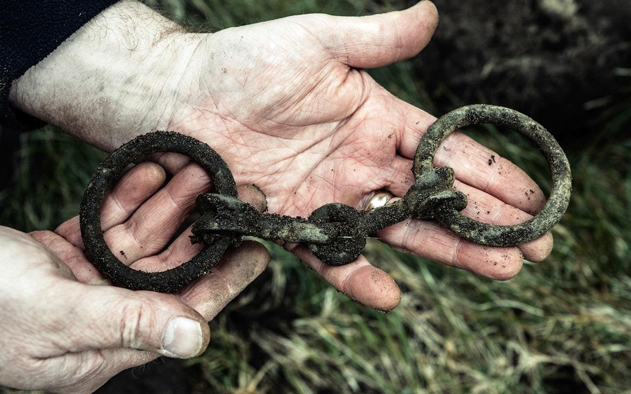 Veterans and military personnel uncover Iron Age treasures beneath RAF airfield