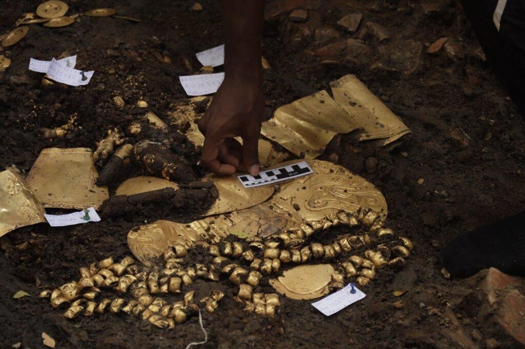 Major tomb filled with gold and ceramic artifacts discovered in El Caño Archaeological Park