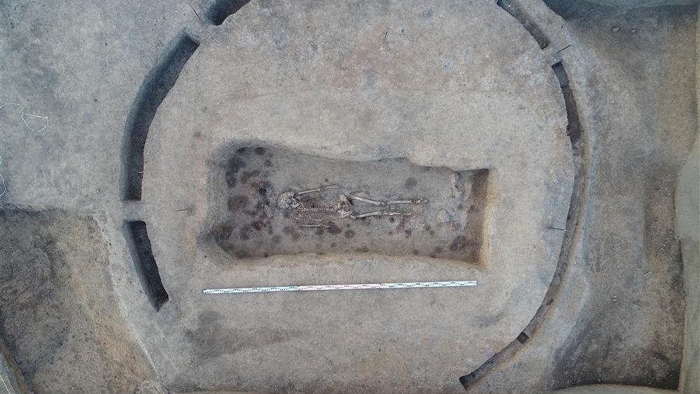 Medieval burials containing battle axes uncovered in Russia