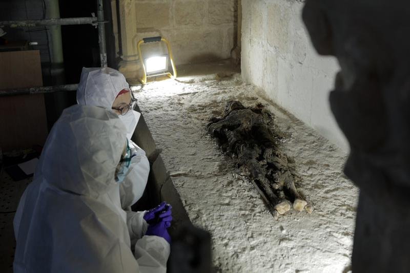Human remains of medieval Catalan nobility unearthed in Santes Creus Monastery Human remains of medieval Catalan nobility unearthed in Santes Creus Monastery