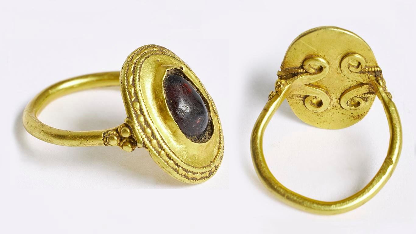 Rare Merovingian gold ring unearthed in Southwest Jutland, Denmark