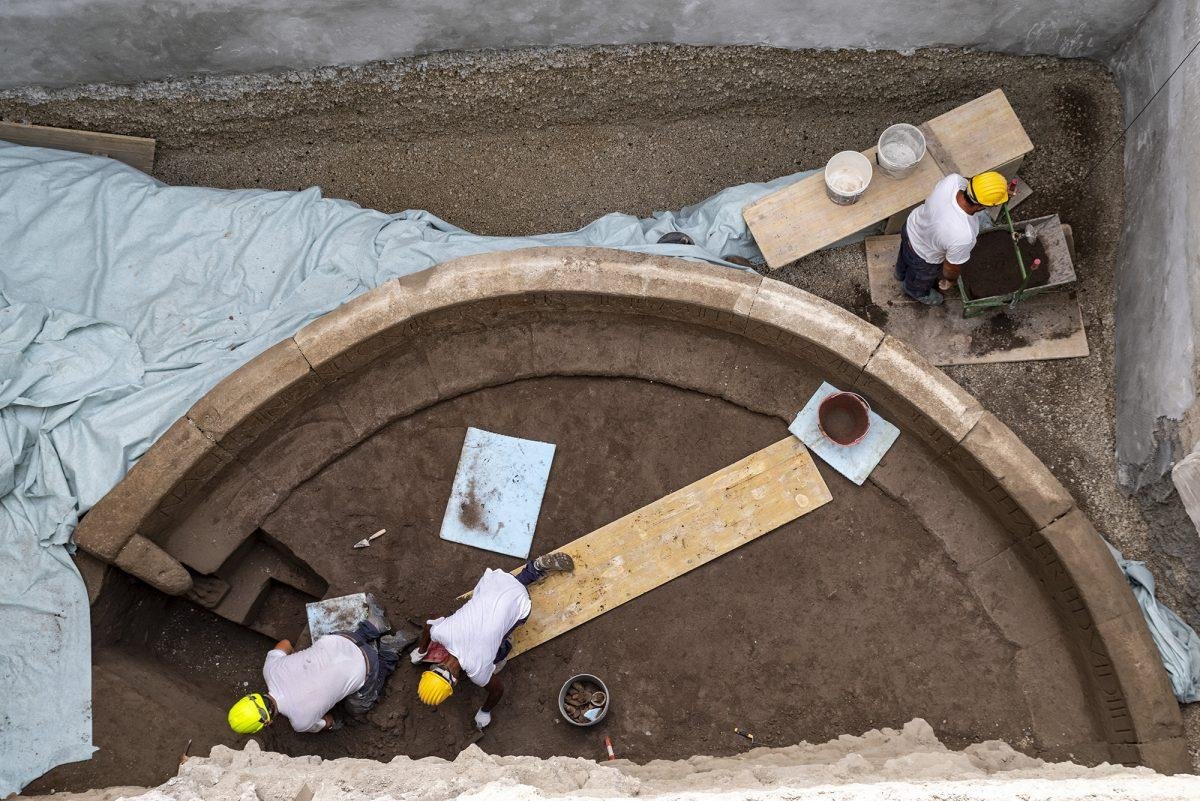 Discovery of military officer’s tomb in Pompeii sheds light on the history of Spain