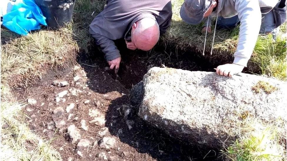 Archaeological excavation reveals quartz path in Dartmoor