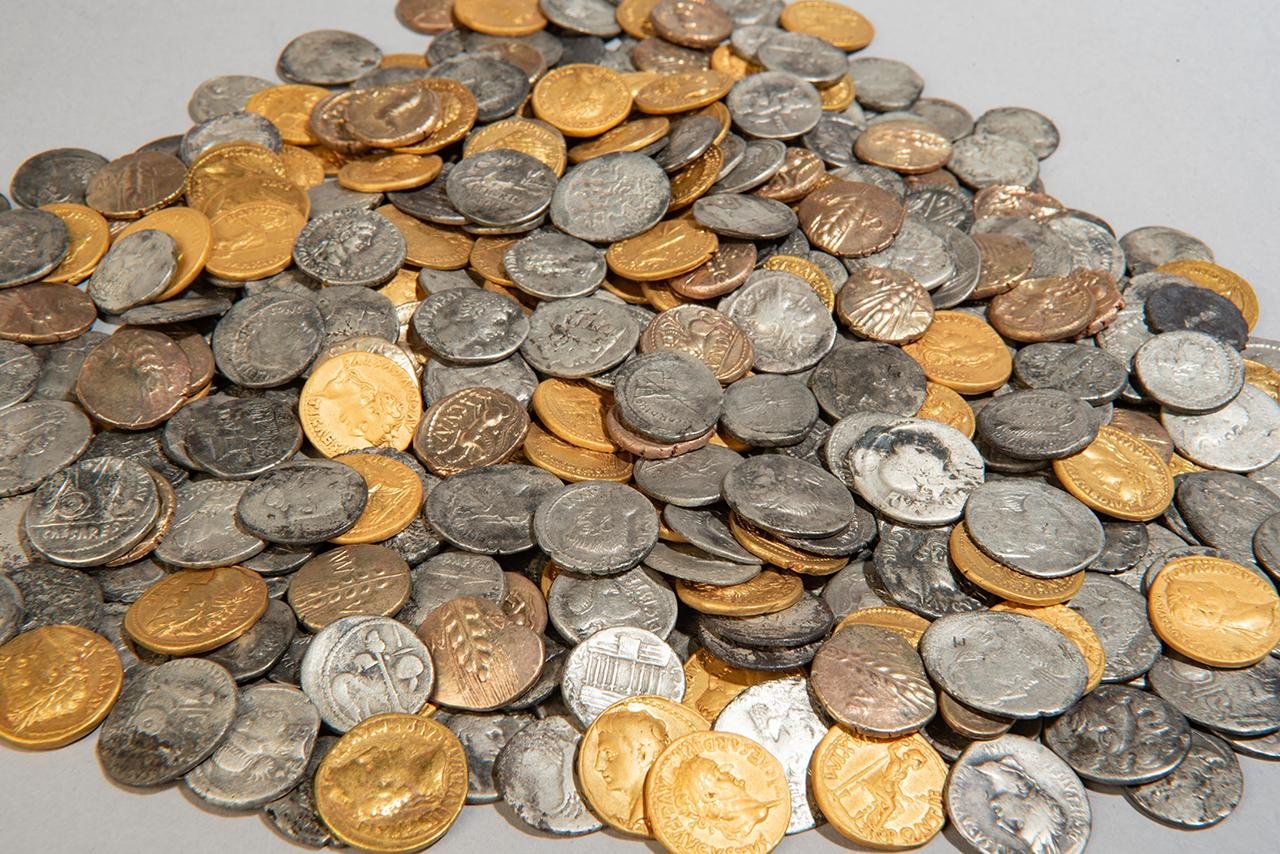 Rare Roman and British coin hoard discovered in Netherlands