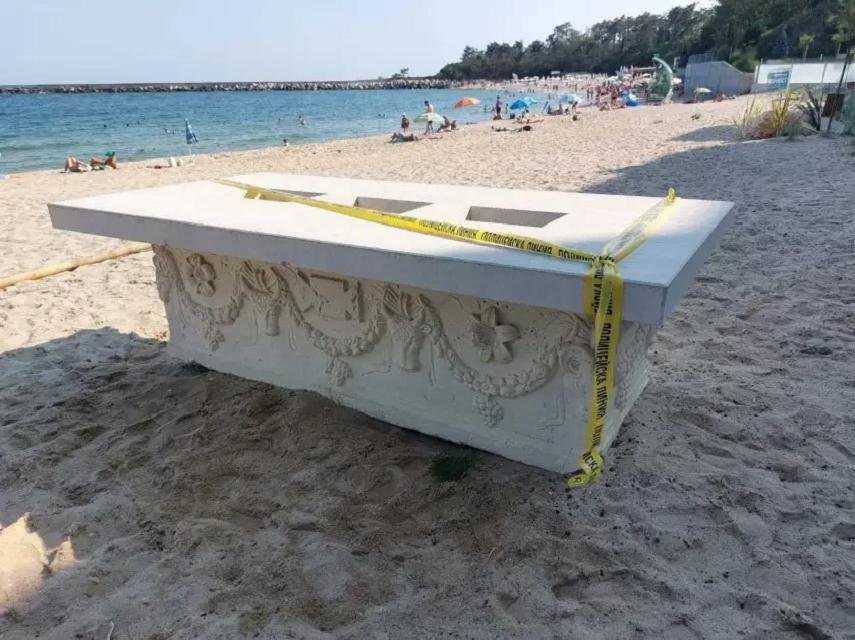 Roman-era sarcophagus discovered on Bulgarian beach