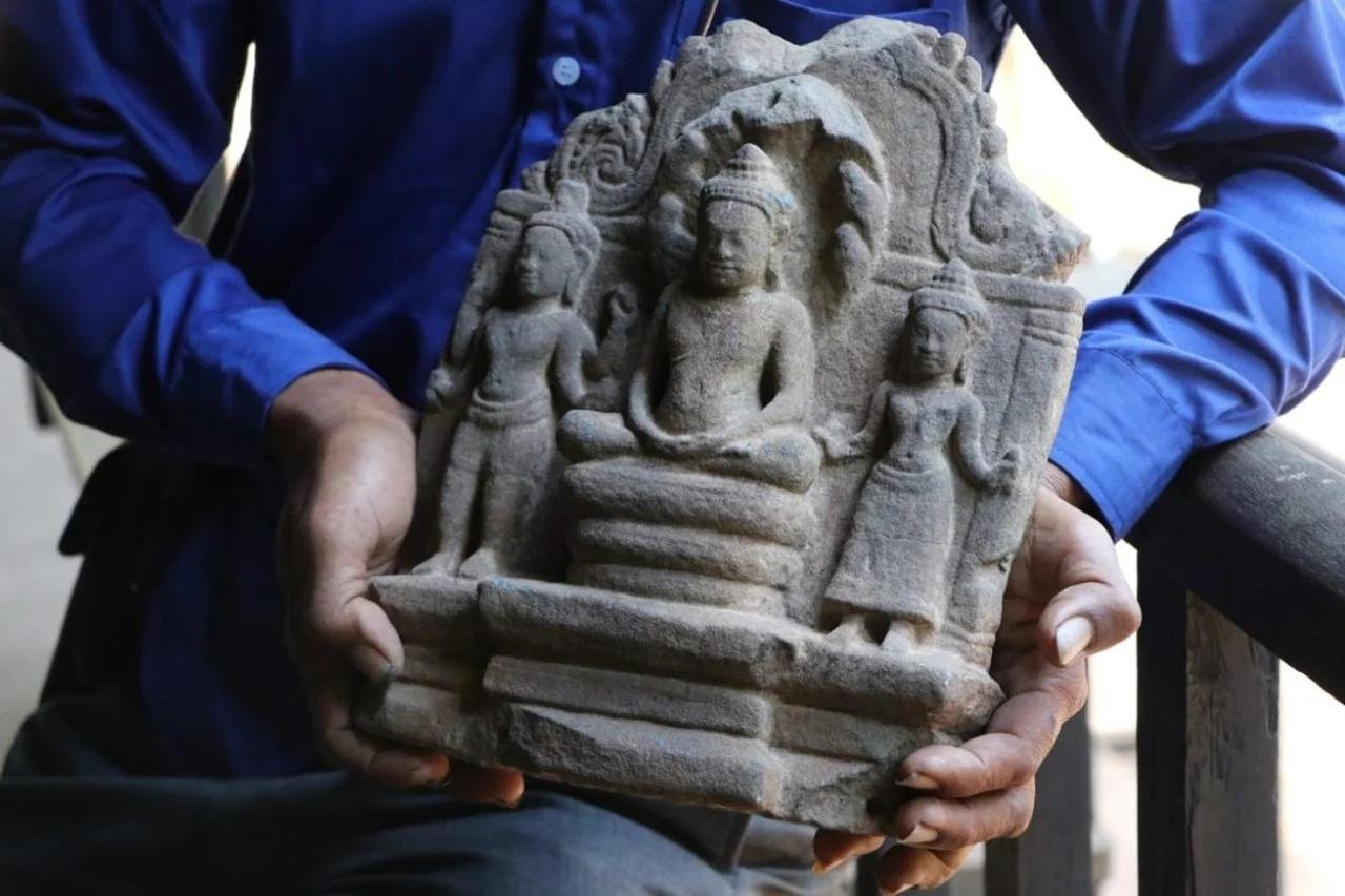 Six sandstone statues discovered at Angkor Archaeological Park