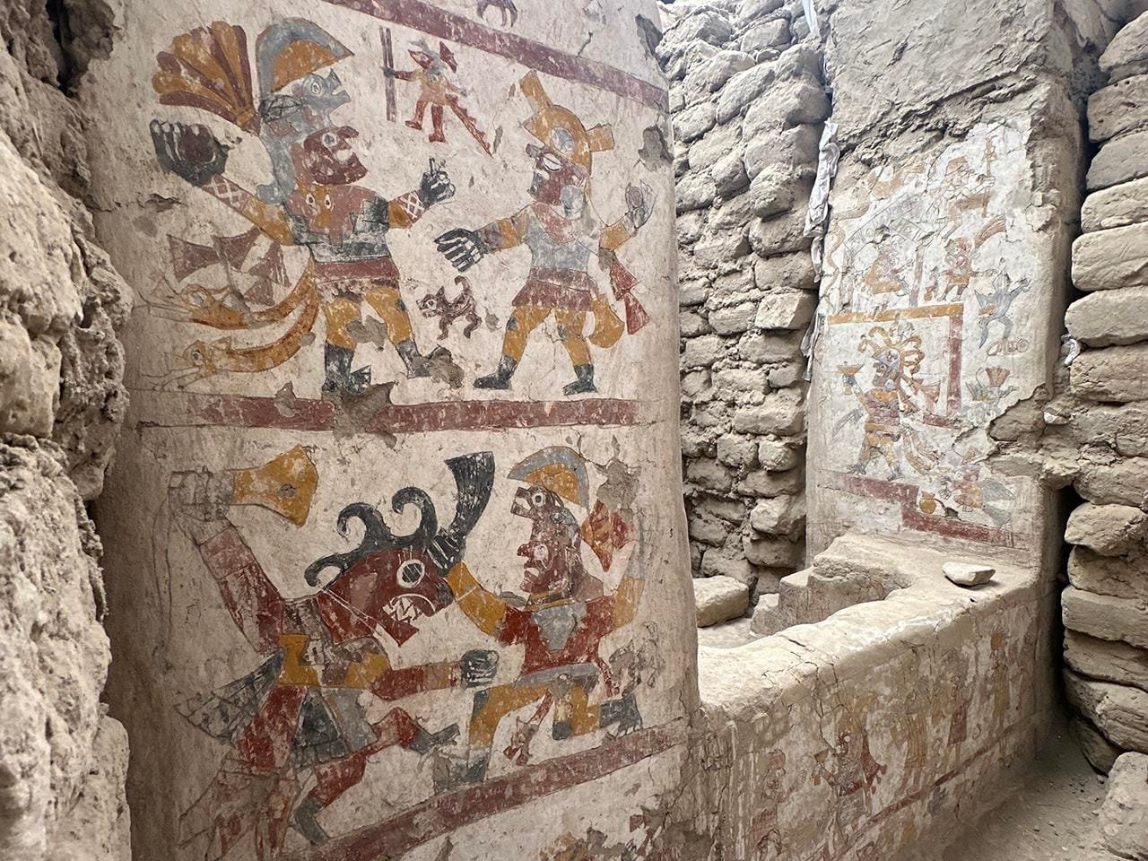 Archaeologists discover painted throne room for a Moche female leader in Peru