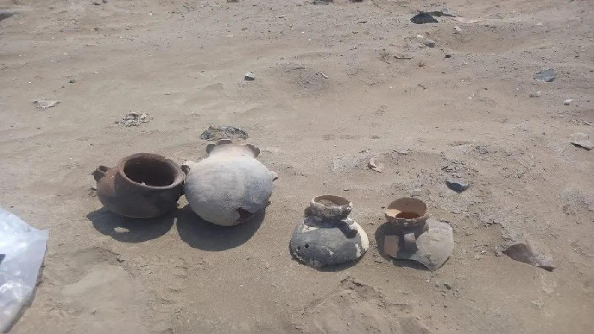 Peruvian archaeologists uncover ceramic vessels from Chancay culture in Lima Peruvian archaeologists uncover ceramic vessels from Chancay culture in Lima