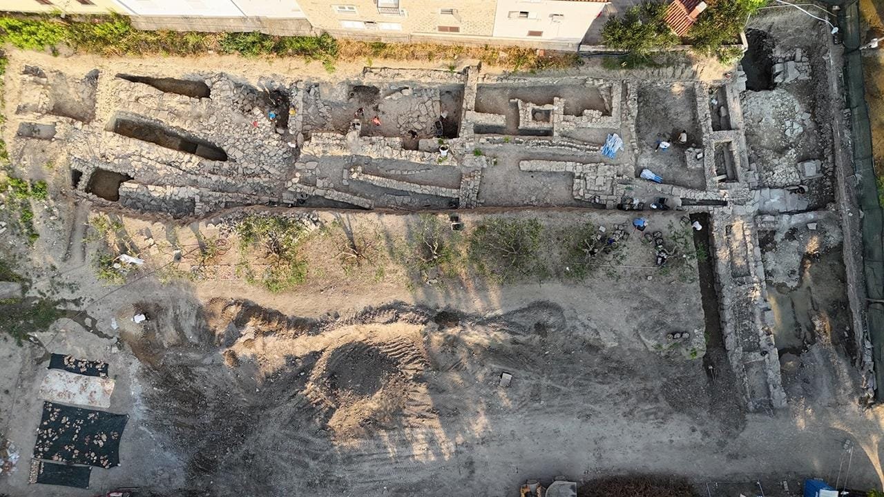 The wall of the ancient Greek city of Epetion and Bronze Age structures uncovered in Stobreč, Croatia