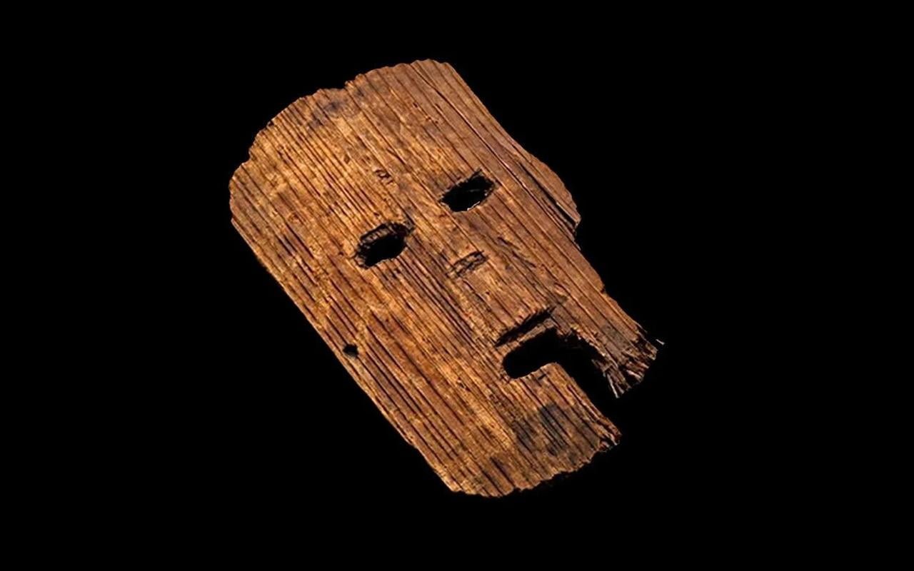 1800-year-old ritual mask discovered in Japan 1800-year-old ritual mask discovered in Japan