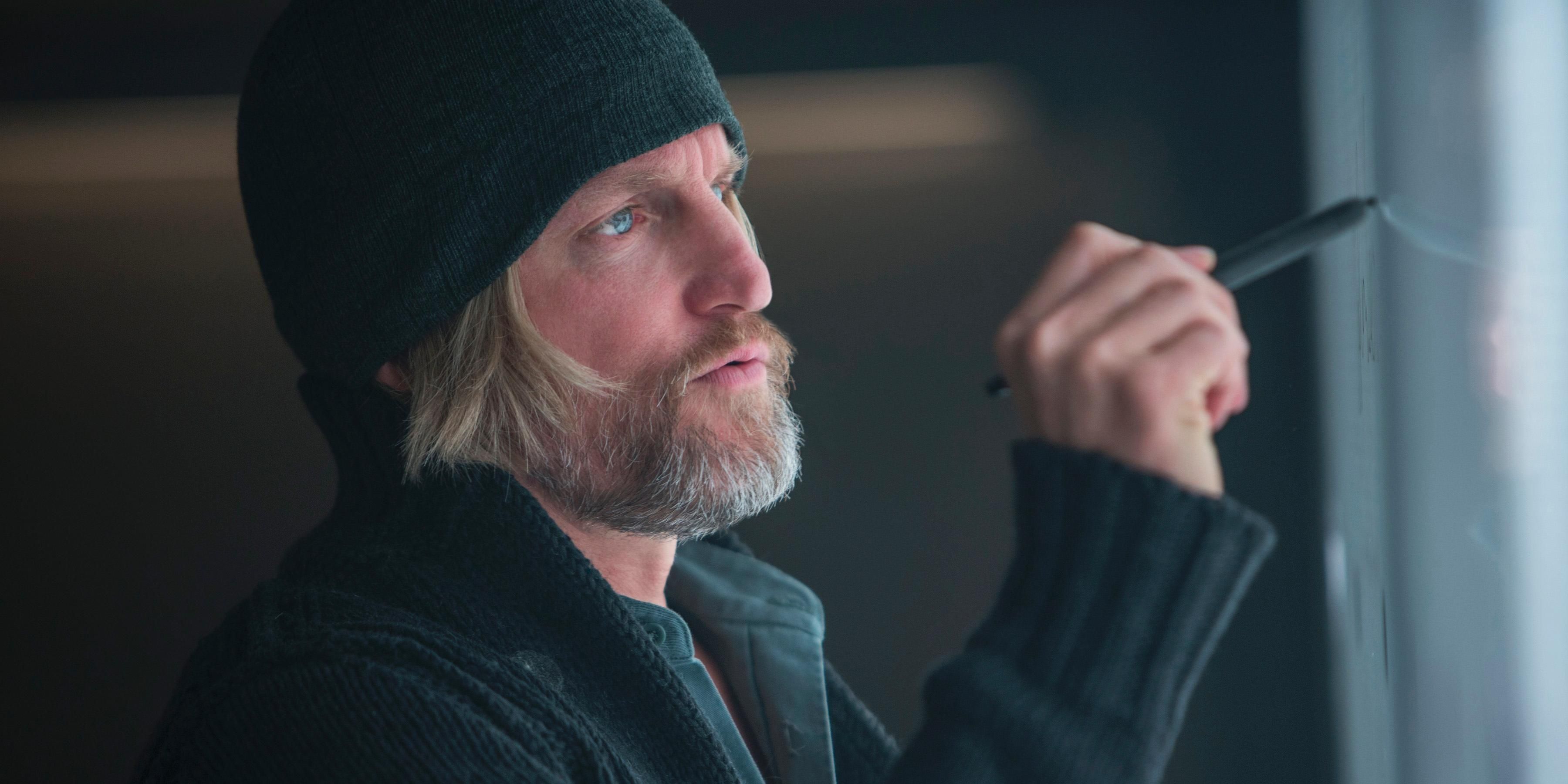 The Hunger Games: 10 Things You Never Knew About Haymitch Abernathy The Hunger Games: 10 Things You Never Knew About Haymitch Abernathy