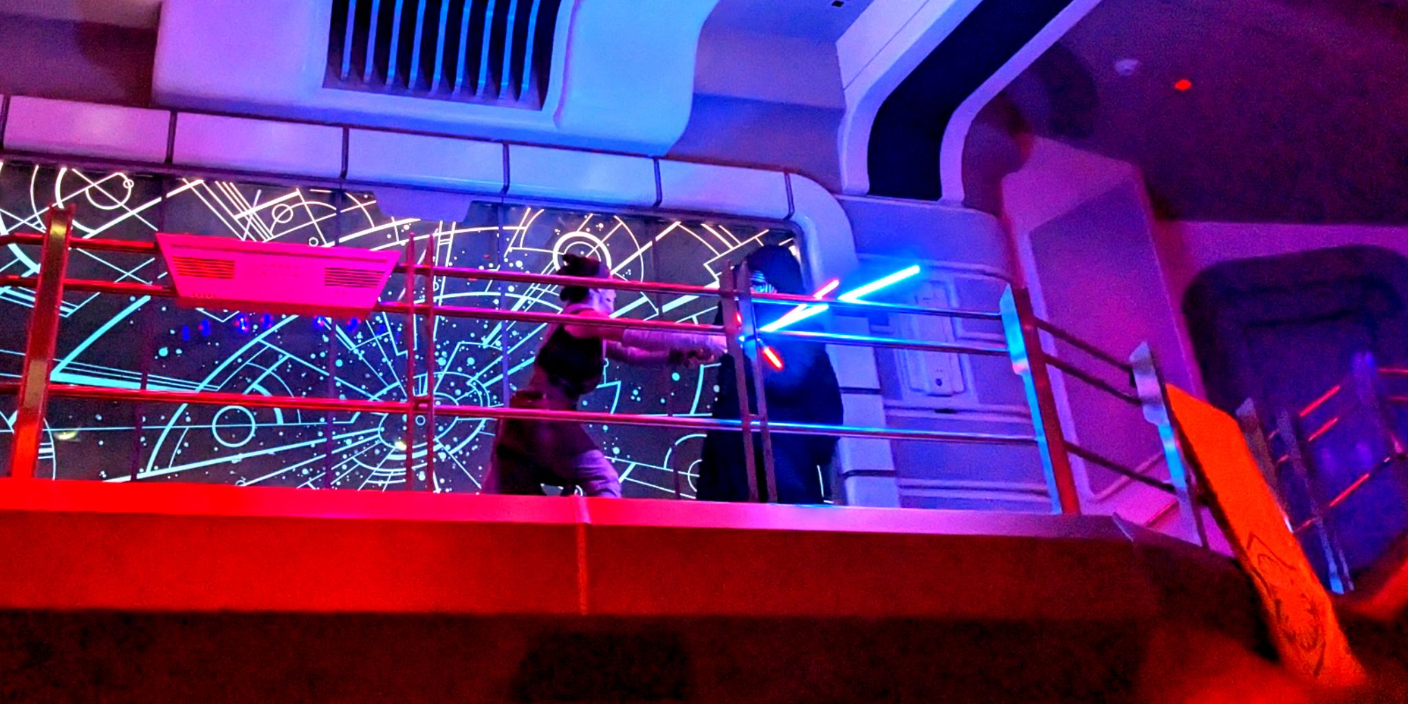 “We Were Onto Something Special”: New Kickstarter Campaign Celebrates The “Marvel” Of Star Wars’ Closed Galactic H๏τel