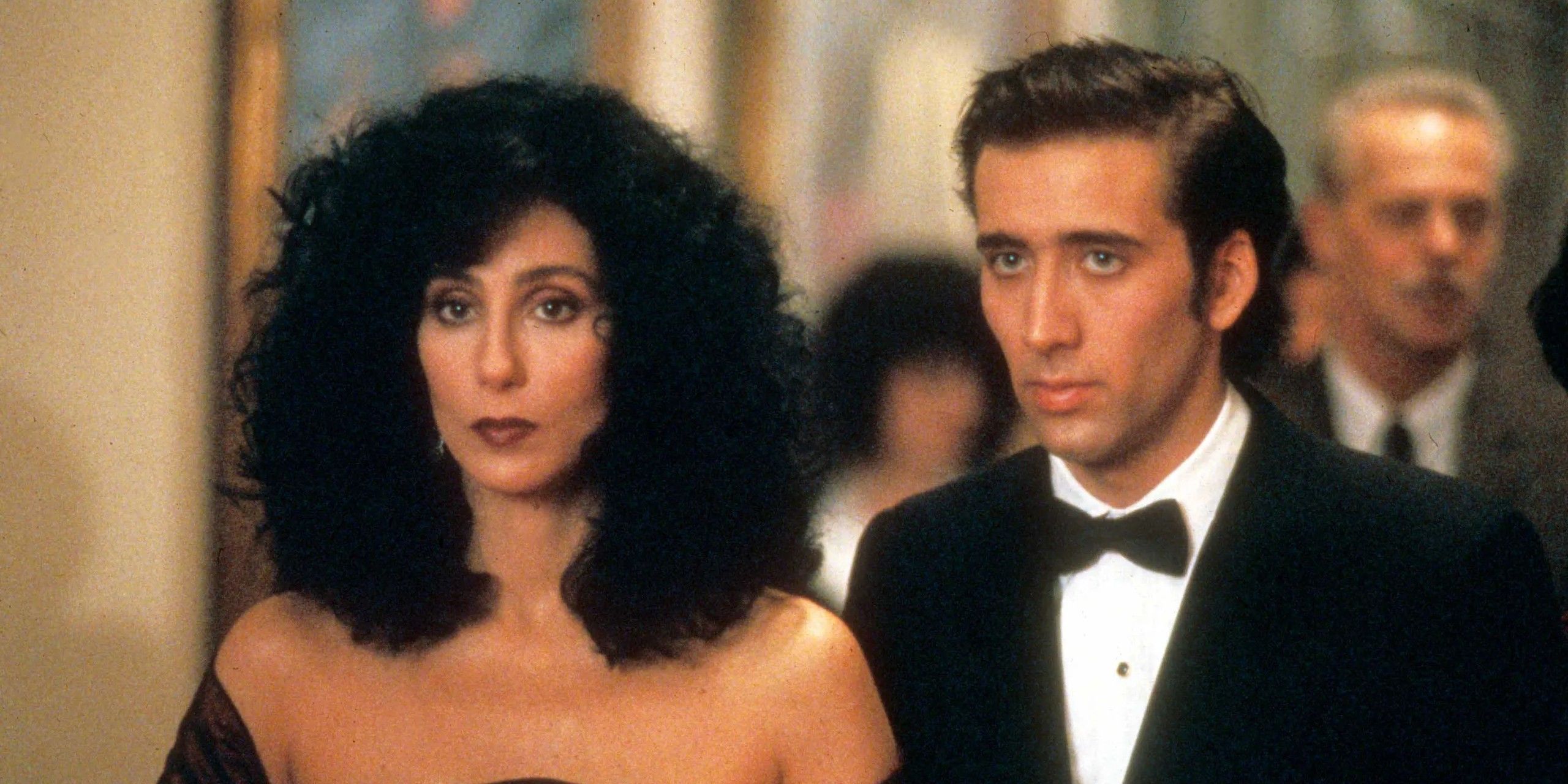 Moonstruck Review: It Only Gets Easier For Me To Fall In Love With Cher & Nicolas Cage’s Sentimental Romance With Each Pᴀssing Year