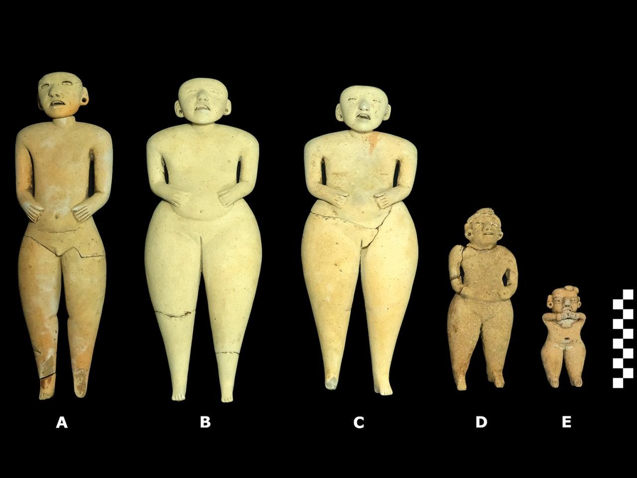 2,400-year-old puppets discovered atop pyramid in El Salvador