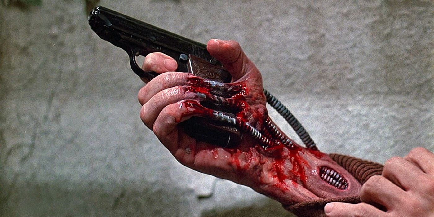 “That Is Genius, That Really Helps Sell It”: ’80s Cult Classic Horror Movie Leaves VFX Artists Shocked 42 Years Later “That Is Genius, That Really Helps Sell It”: ’80s Cult Classic Horror Movie Leaves VFX Artists Shocked 42 Years Later