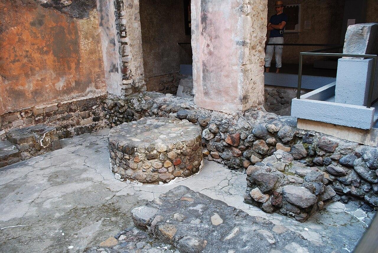 New analysis reveals idenтιтy of burial at palace of Cortés: Aztec woman, not Spanish monk