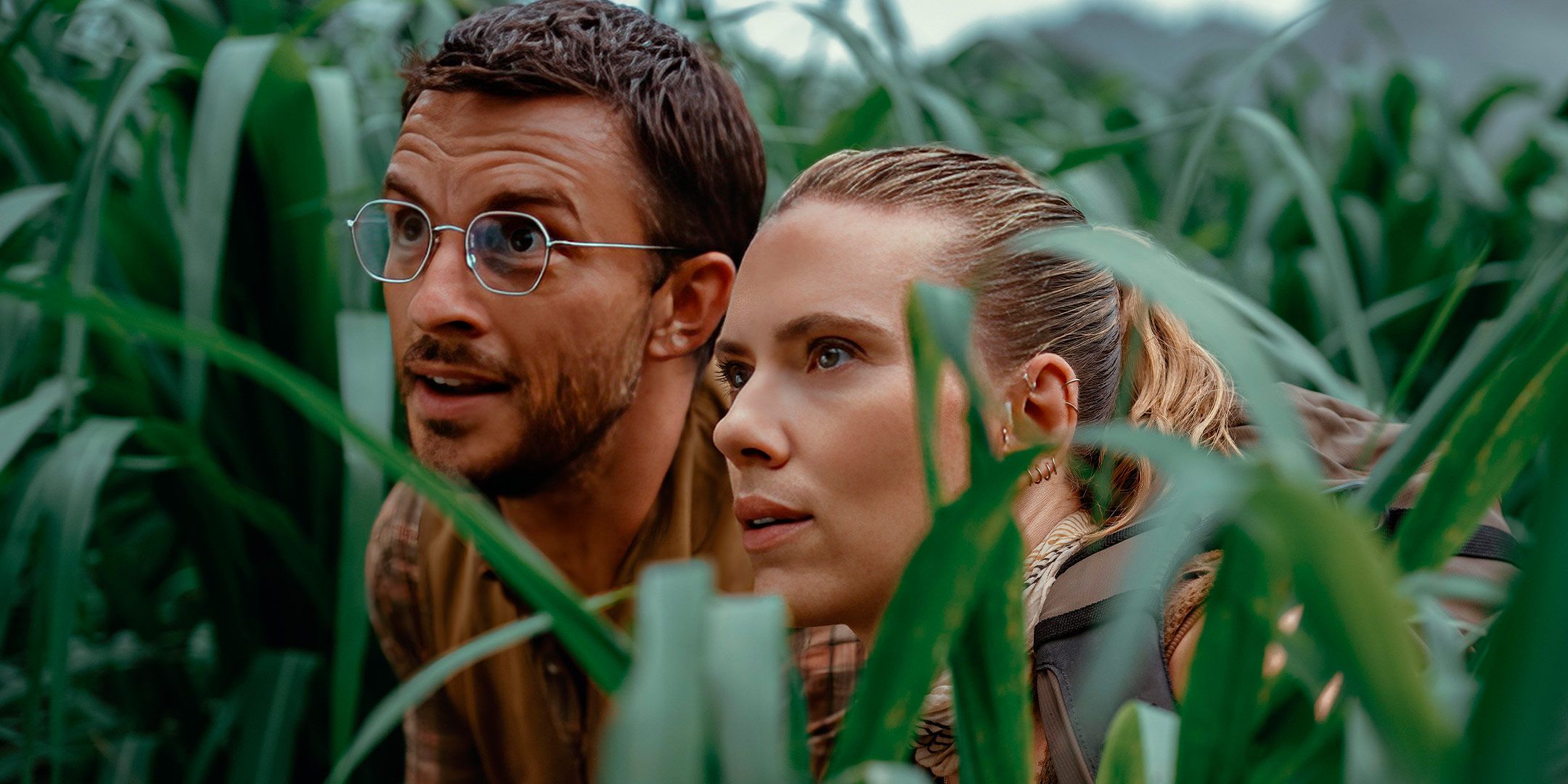 Exclusive Jurᴀssic World Rebirth Images Reveal The Mosasaurus’ Monstrous Size & A Frightened Scarlett Johansson Exclusive Jurᴀssic World Rebirth Images Reveal The Mosasaurus’ Monstrous Size & A Frightened Scarlett Johansson
