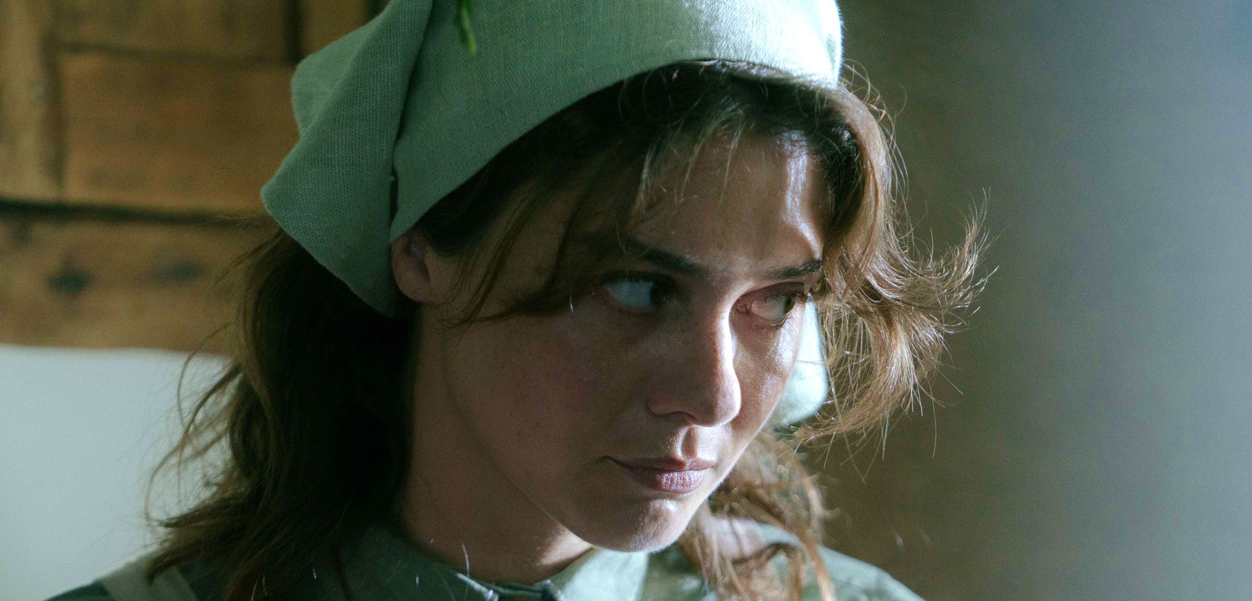 The Severed Sun Review: This Gorgeously SH๏τ Religious Horror Tries & Fails To Be The Witch, But I Enjoyed It Anyway The Severed Sun Review: This Gorgeously SH๏τ Religious Horror Tries & Fails To Be The Witch, But I Enjoyed It Anyway