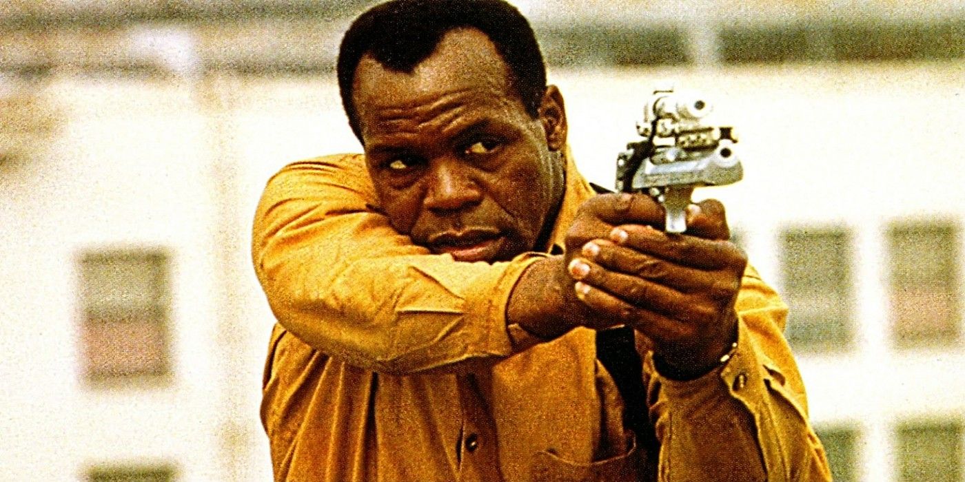 Why The Predators Gave Harrigan The Pistol After Killing The City Hunter In Predator 2