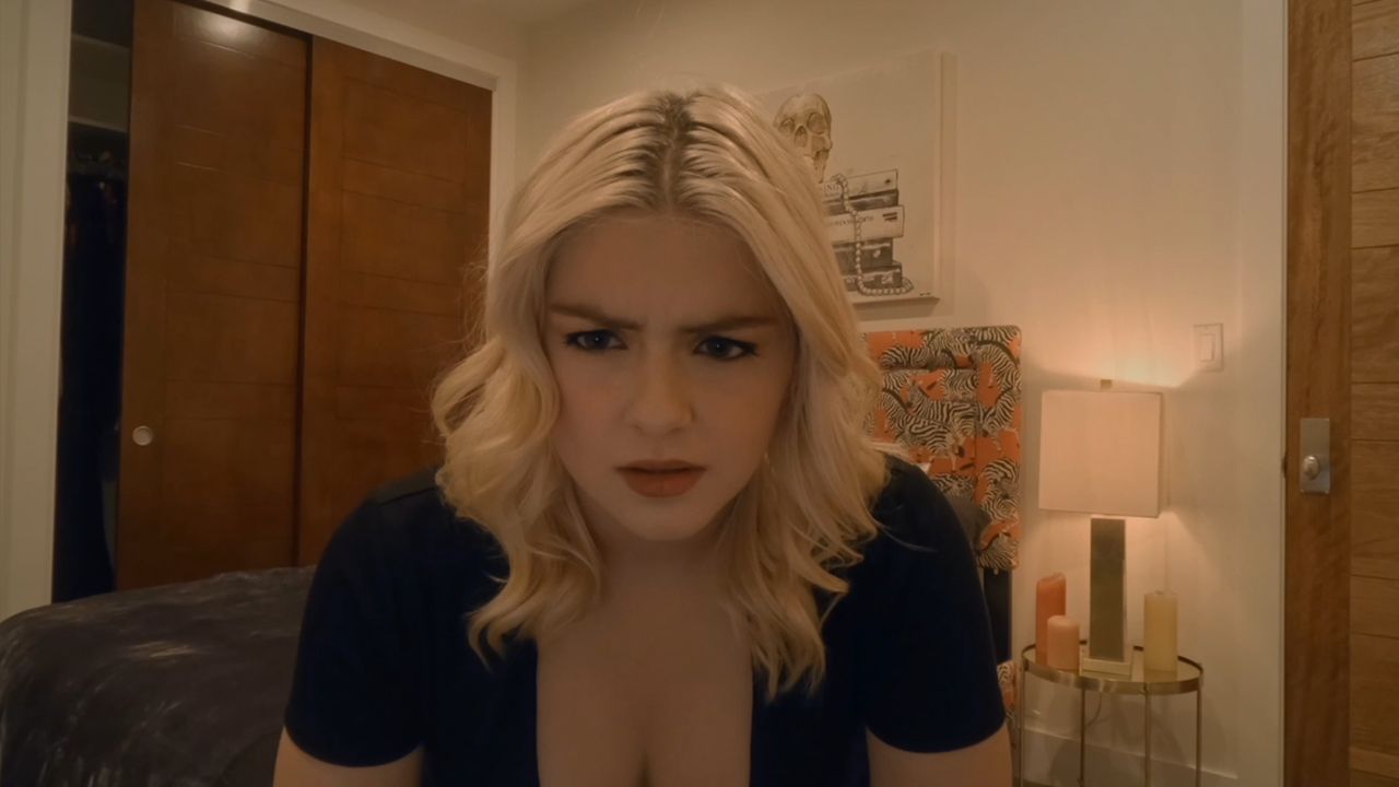 Modern Family’s Ariel Winter & Her Friends Have A Terrifying Group Call In New Horror Movie Don’t Log Off