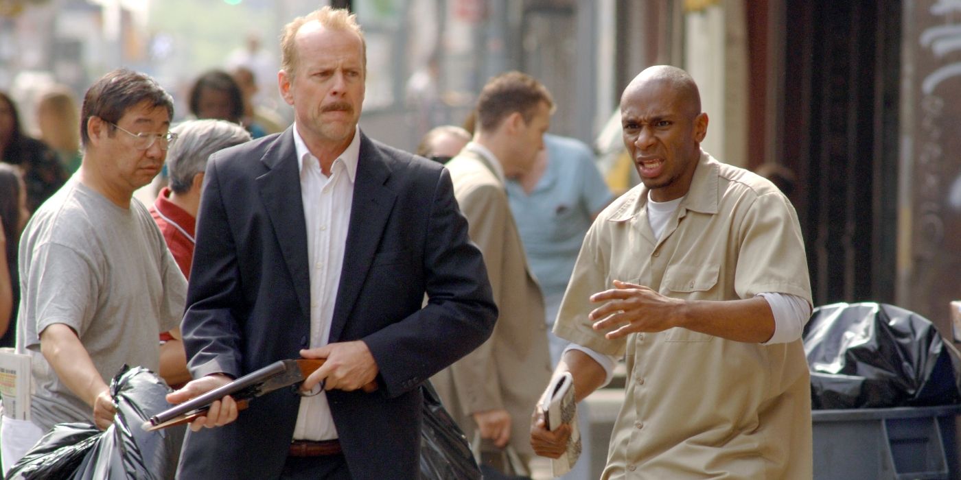 Bruce Willis’ Underrated 2006 Action Movie Stealthily Remade A Clint Eastwood Film Released 29 Years Earlier Bruce Willis’ Underrated 2006 Action Movie Stealthily Remade A Clint Eastwood Film Released 29 Years Earlier
