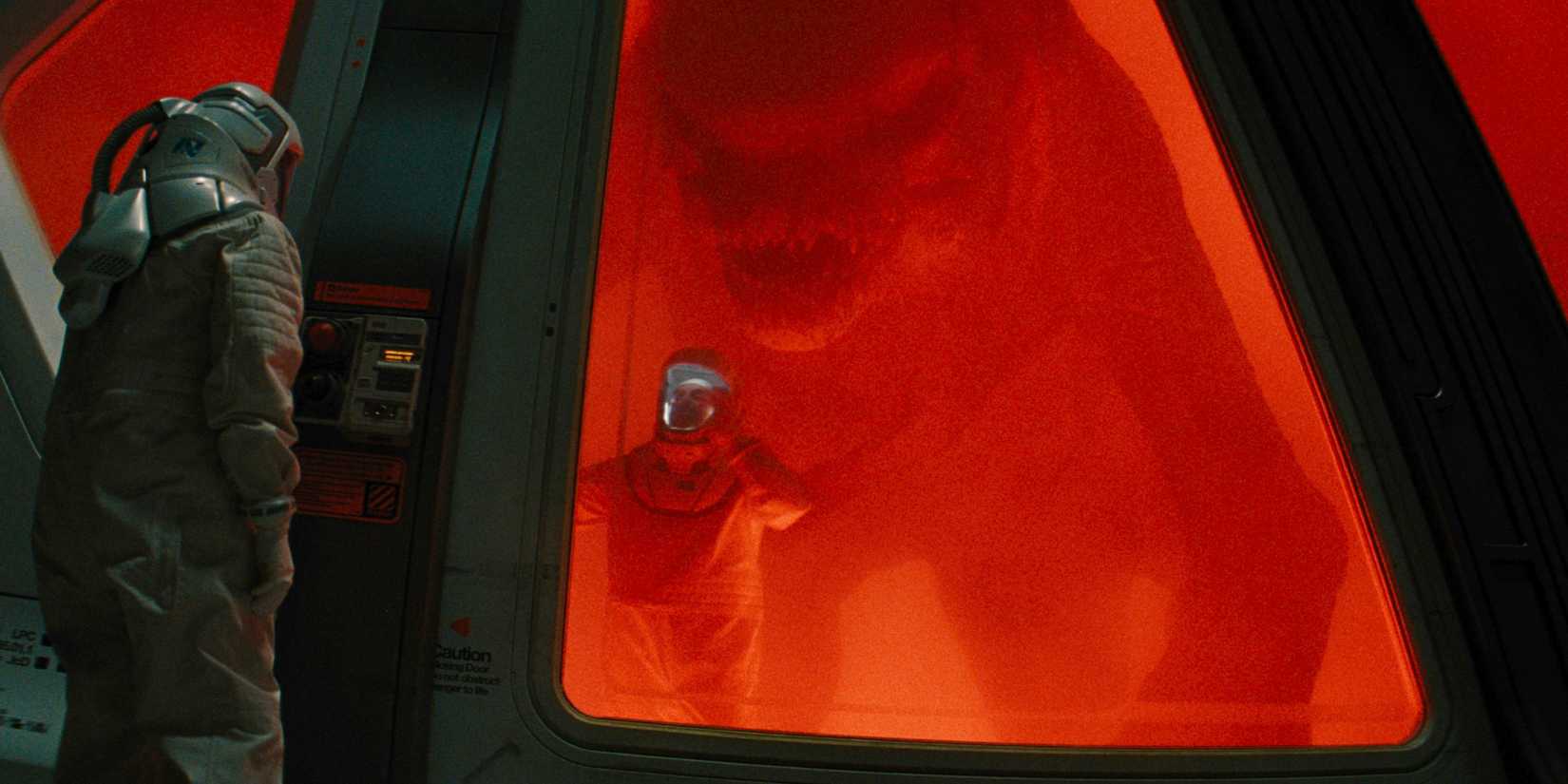 Jurᴀssic World Rebirth Brings Back Iconic Lost World Scene That Spielberg Skipped Jurᴀssic World Rebirth Brings Back Iconic Lost World Scene That Spielberg Skipped
