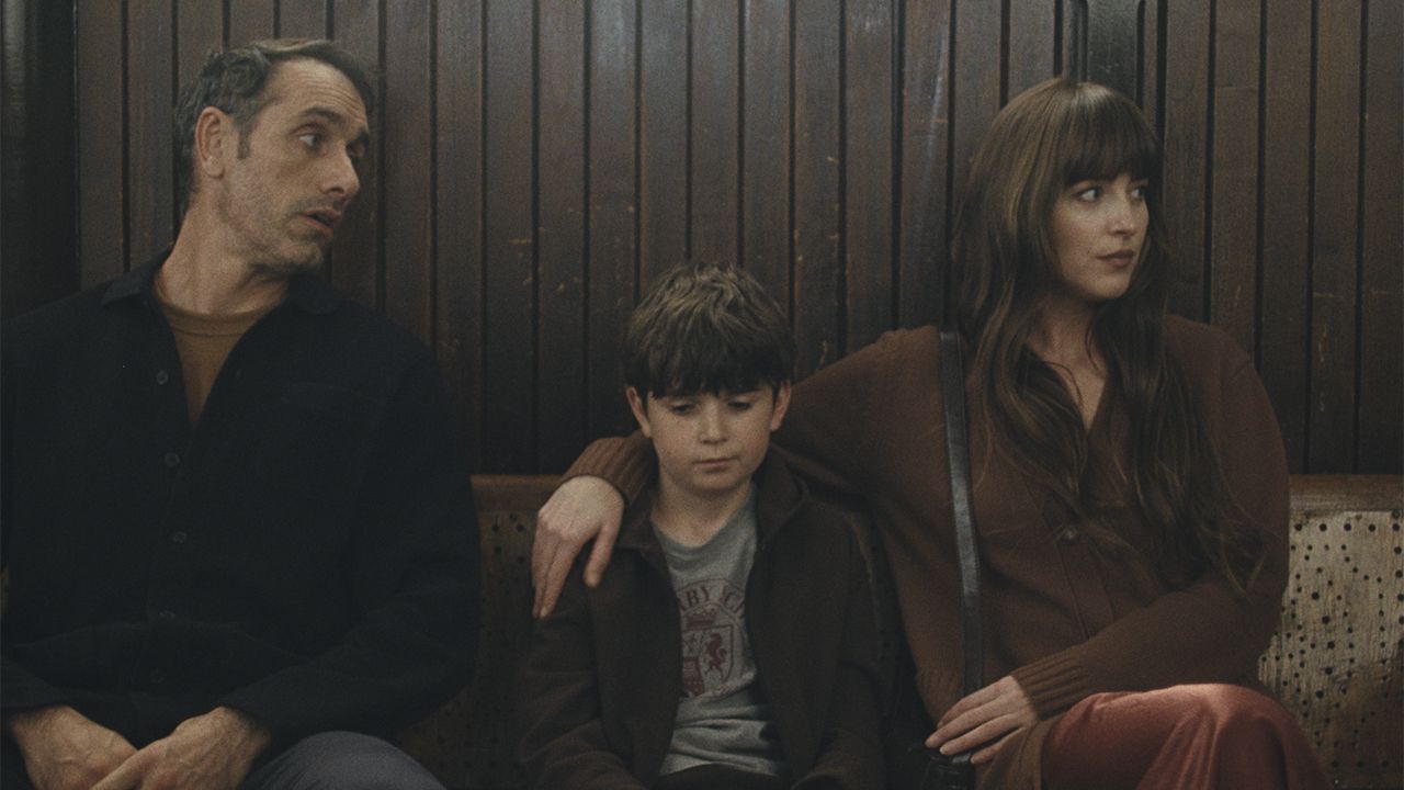 Dakota Johnson Romcom With 87% RT Score’s Funniest Scenes Explained By Stars & Screenwriters