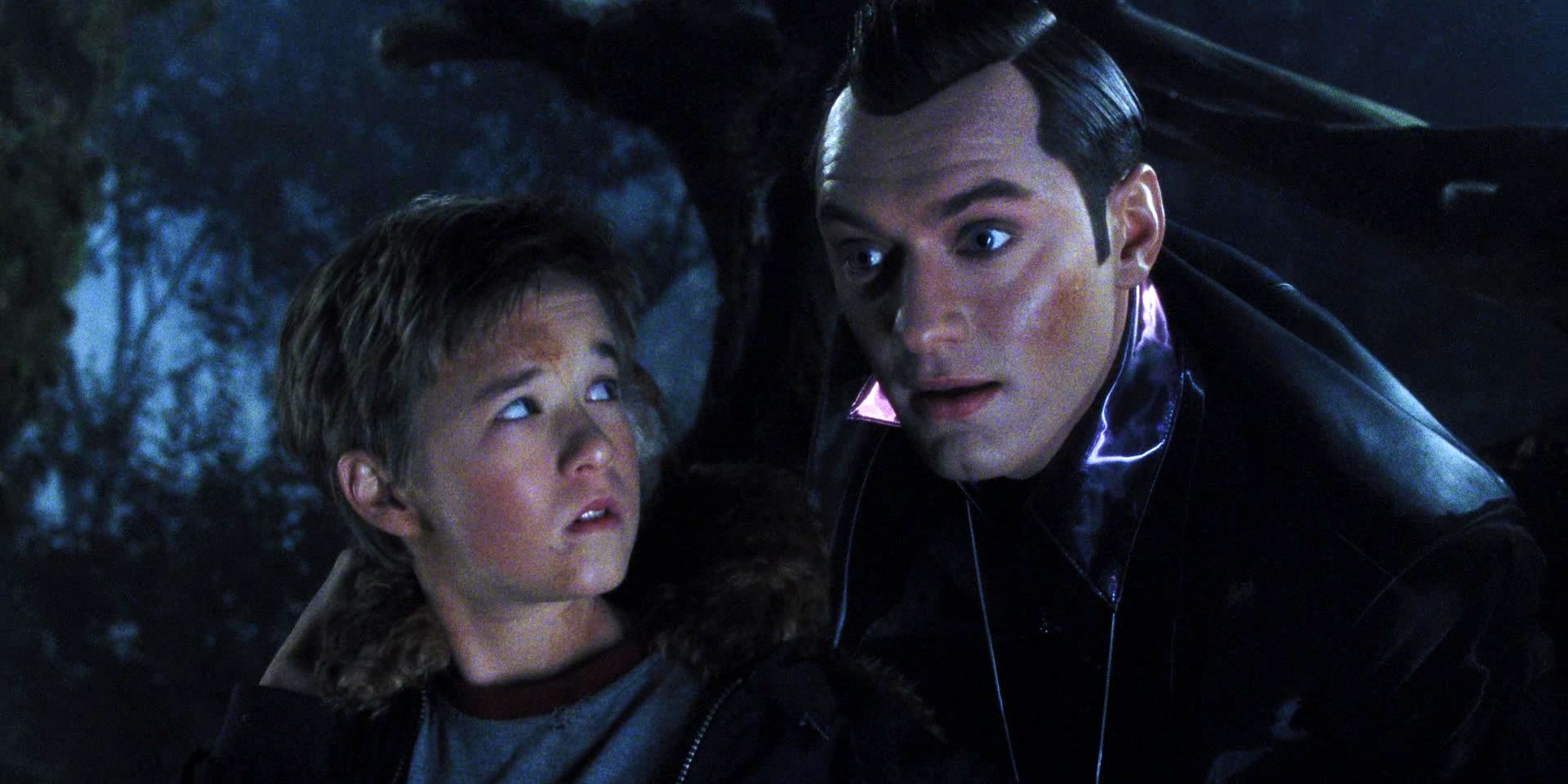 Jude Law & Steven Spielberg’s 24-Year-Old Sci-Fi Movie Made A Dark Prediction That’s Now Coming True