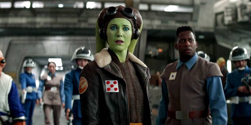 Sigourney Weaver’s Star Wars Character Is Everything Lucasfilm Failed To Do With Poe Dameron